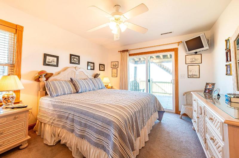 High Cotton - Nags Head MP 10 Oceanfront Ocean View Elevator Hot Tub Gourmet Kitchen - image 30