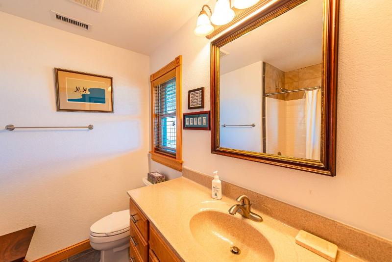 High Cotton - Nags Head MP 10 Oceanfront Ocean View Elevator Hot Tub Gourmet Kitchen - image 11