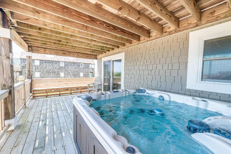High Cotton - Nags Head MP 10 Oceanfront Ocean View Elevator Hot Tub Gourmet Kitchen - image 19