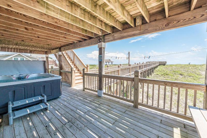 High Cotton - Nags Head MP 10 Oceanfront Ocean View Elevator Hot Tub Gourmet Kitchen - image 37