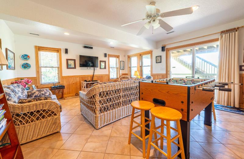 High Cotton - Nags Head MP 10 Oceanfront Ocean View Elevator Hot Tub Gourmet Kitchen - image 32