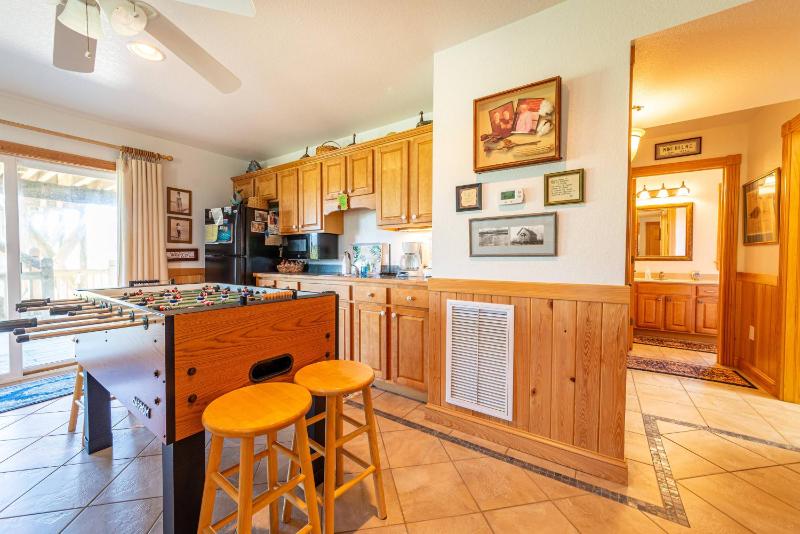 High Cotton - Nags Head MP 10 Oceanfront Ocean View Elevator Hot Tub Gourmet Kitchen - image 13