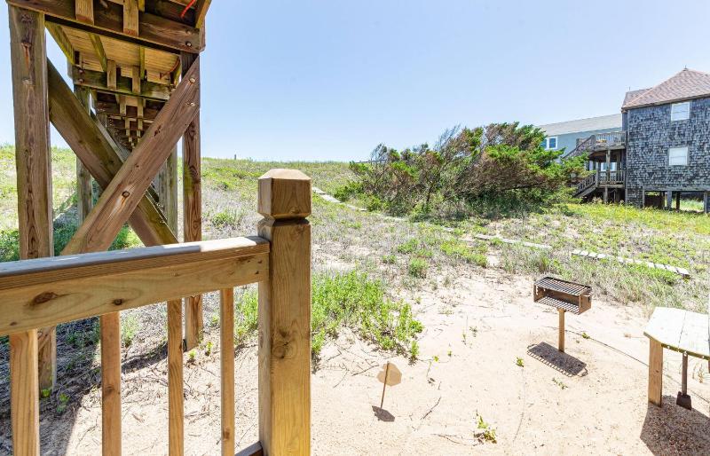 High Cotton - Nags Head MP 10 Oceanfront Ocean View Elevator Hot Tub Gourmet Kitchen - image 25