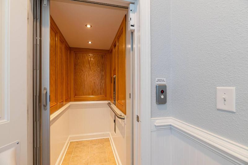 The Beachcomber - Nags Head MP 12 125 Yds to Beach Ocean View Elevator Pool Hot Tub - image 9