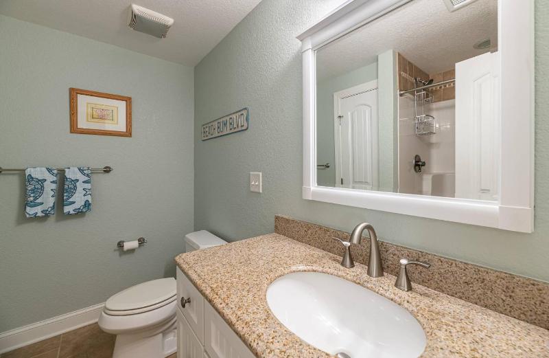 The Beachcomber - Nags Head MP 12 125 Yds to Beach Ocean View Elevator Pool Hot Tub - image 36