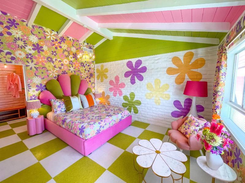 Trixie Motel - image 27