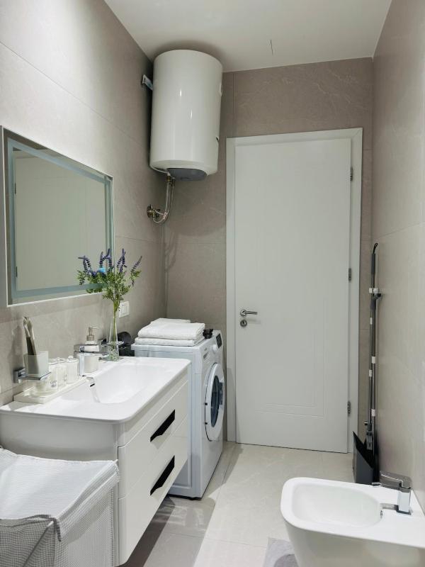 Aura Apartment - image 2