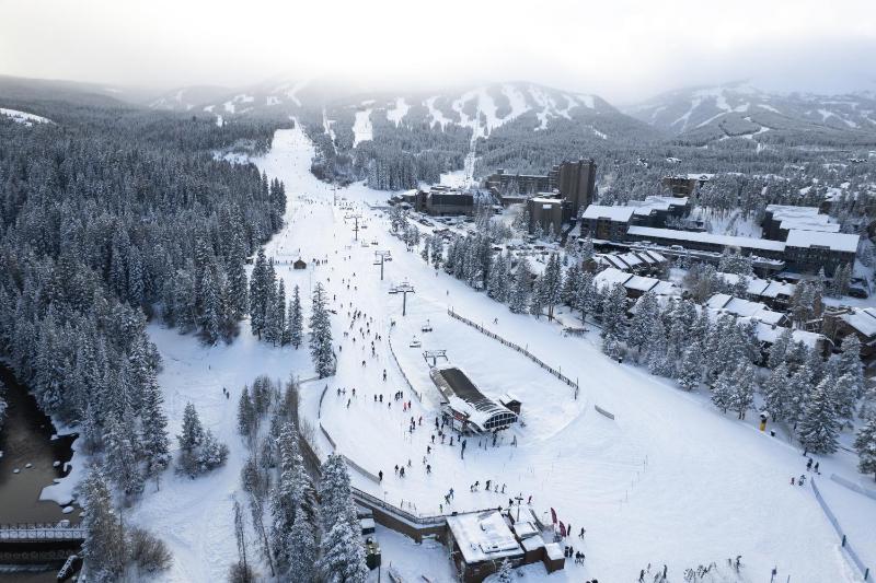 Ullr Haus: Luxurious Mountain Home w/ Hot Tub Views - image 21