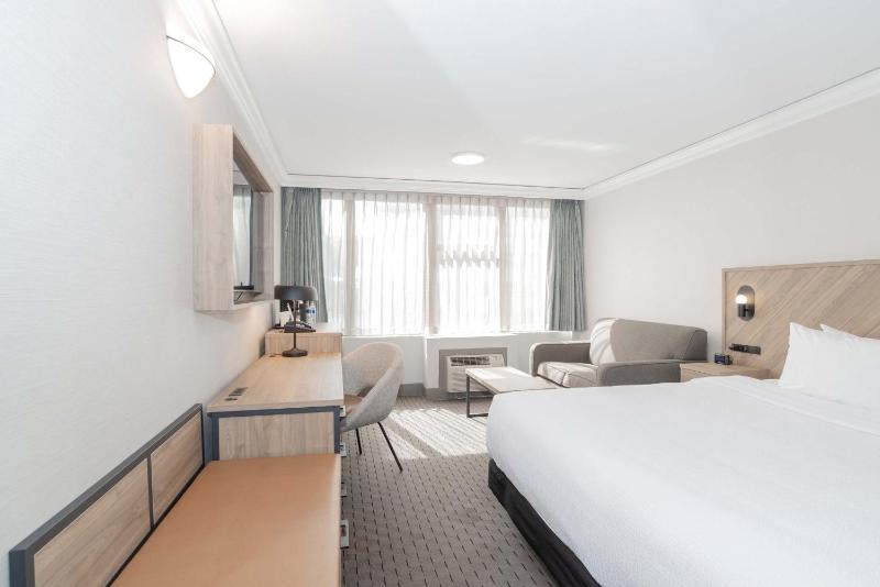 Sandman Signature Vancouver Downtown Hotel - image 16