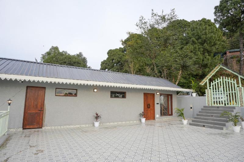 Kasauli Cabin - Villa with Pool and Live Barbeque - image 23