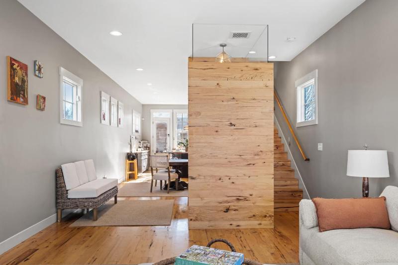 Luxurious Downtown Escape W Cinema & City Views - image 16