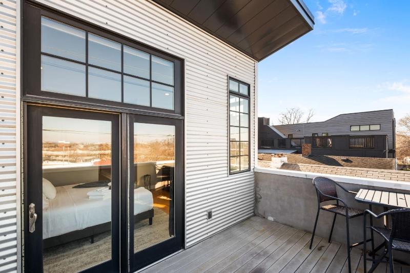 Luxurious Downtown Escape W Cinema & City Views - image 14
