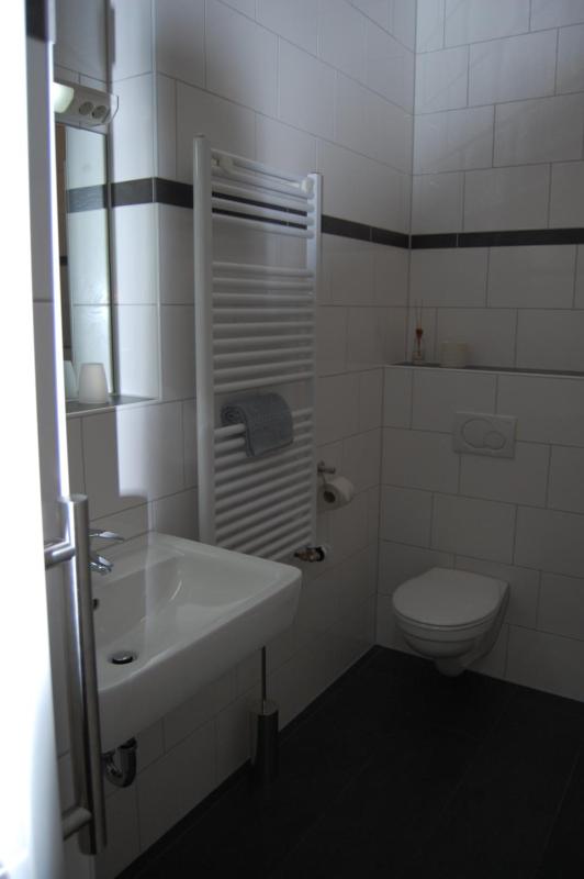 Standard Single Room image 2