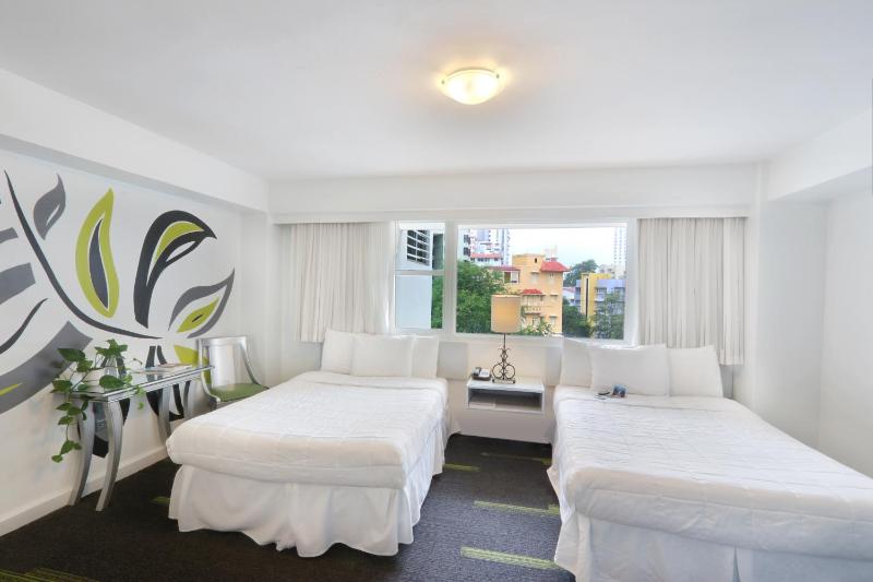 Superior City View, 2 Double Beds image 1