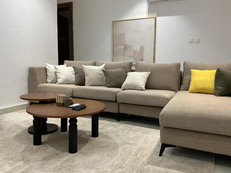 Soft Luxury 3 bedroom with pool and gym - image 11