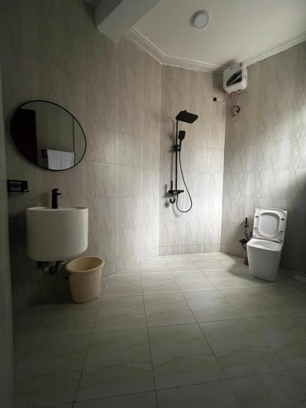 Kisaasi Studio Apartment - image 11