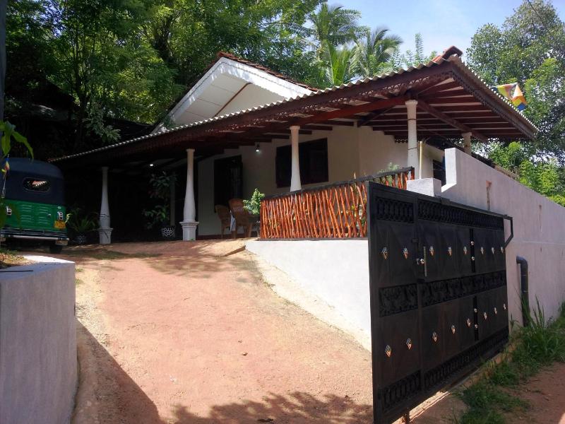 Methusha Holiday House - image 1