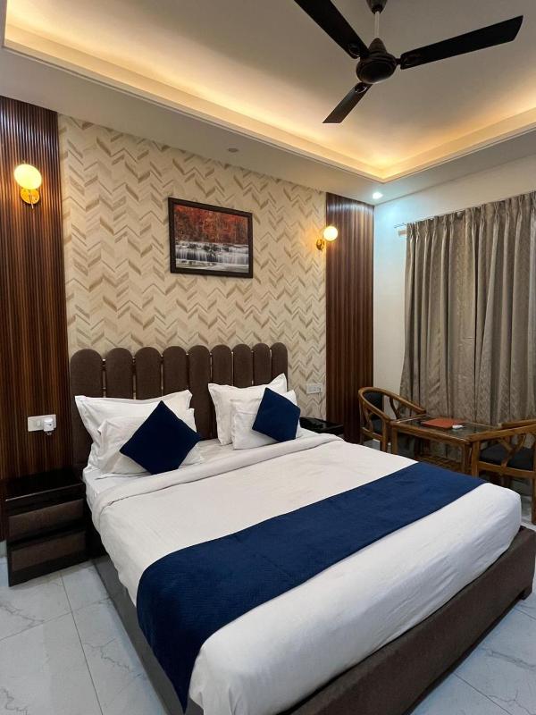MK House - image 3