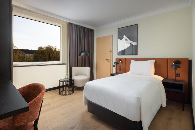 Hilton Dusseldorf - image 46
