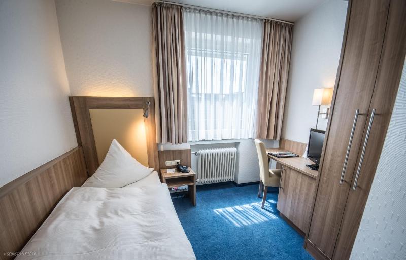 Single Room - image 3