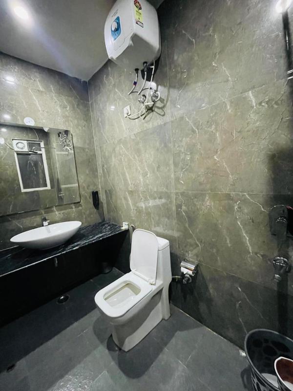 MK House - image 4