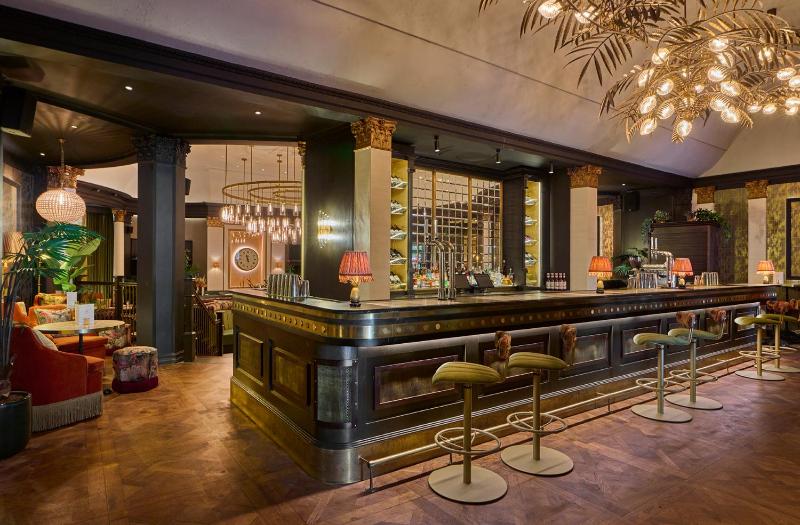 The Queens Hotel - image 8