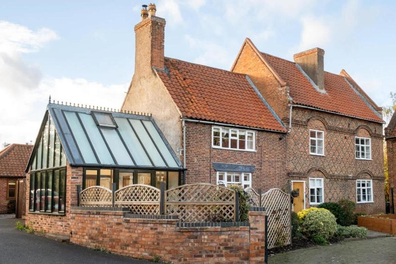Dovecote Farmhouse - image 1