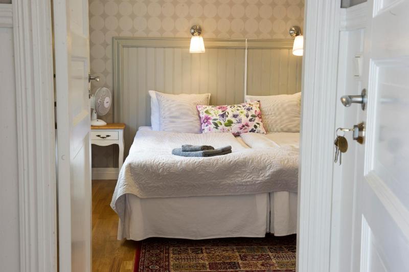 Double Room image 4