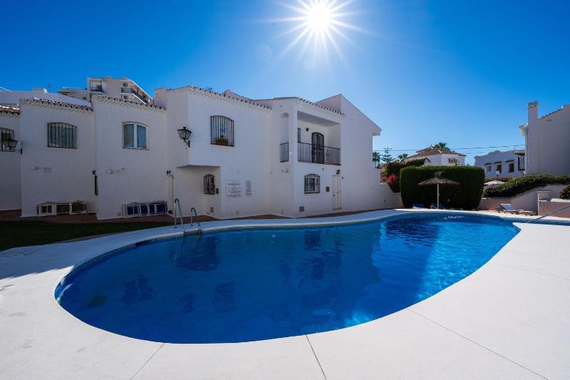 Los Pinos 29 Villas Casasol - image 1