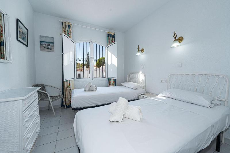 Los Pinos 29 Villas Casasol - image 2