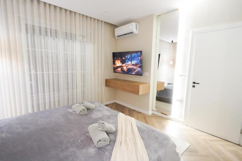 Downtown Shkodra Apartment - image 15