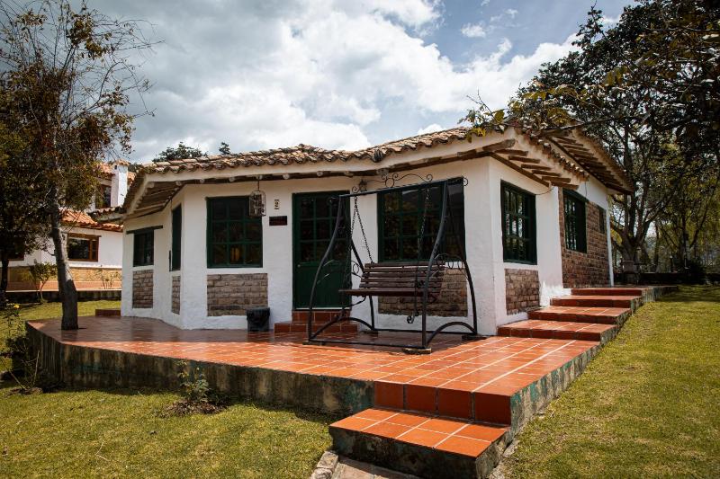 Acogedora casa rodeada de paisajes y jardines-Estancia Nirvana - image 12