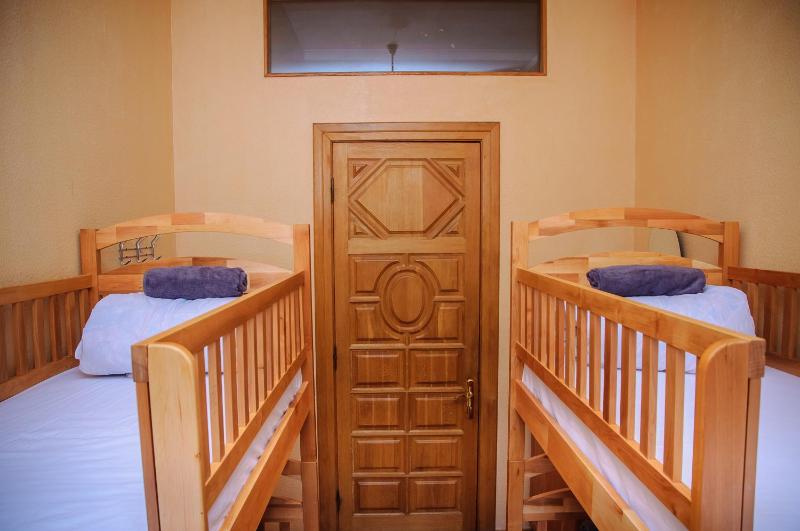 Bed in 8-Bed Mixed Dormitory Room image 2