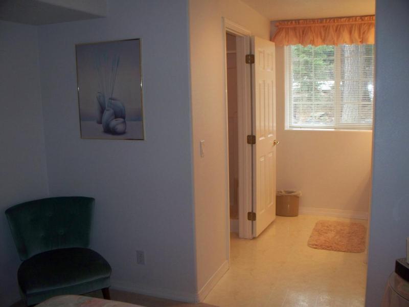 Queen Room image 3