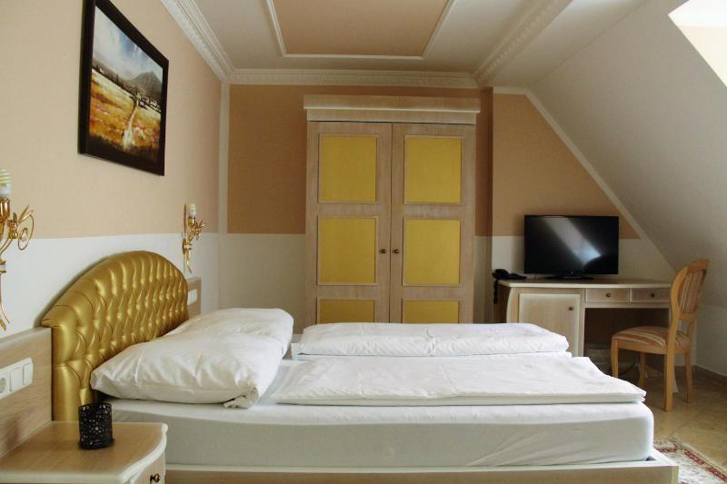 Double or Twin Room image 2