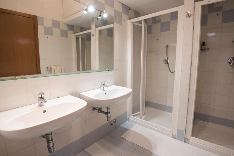 Double Room with Shared Bathroom image 1