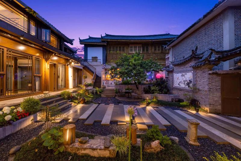 The Panorama Designer Villa & Cafe - Chinese Naxi Style Courtyard - Complimentary Airport Pick-up for 3 Nights & Tailor-Made Tours - image 22