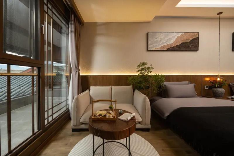The Panorama Designer Villa & Cafe - Chinese Naxi Style Courtyard - Complimentary Airport Pick-up for 3 Nights & Tailor-Made Tours - image 28