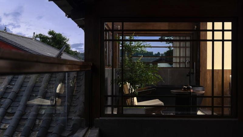 The Panorama Designer Villa & Cafe - Chinese Naxi Style Courtyard - Complimentary Airport Pick-up for 3 Nights & Tailor-Made Tours - image 9