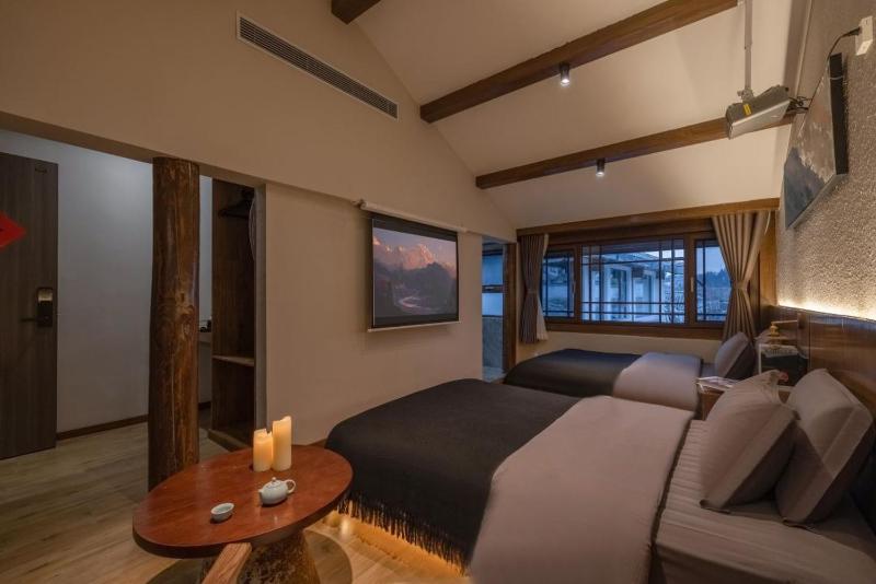 The Panorama Designer Villa & Cafe - Chinese Naxi Style Courtyard - Complimentary Airport Pick-up for 3 Nights & Tailor-Made Tours - image 19