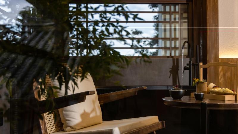 The Panorama Designer Villa & Cafe - Chinese Naxi Style Courtyard - Complimentary Airport Pick-up for 3 Nights & Tailor-Made Tours - image 12