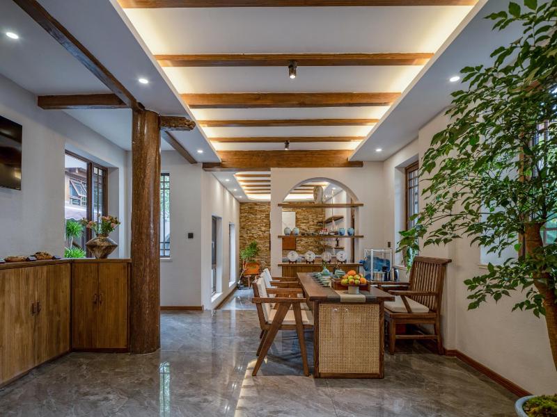 The Panorama Designer Villa & Cafe - Chinese Naxi Style Courtyard - Complimentary Airport Pick-up for 3 Nights & Tailor-Made Tours - image 24