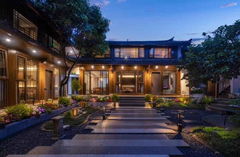 The Panorama Designer Villa & Cafe - Chinese Naxi Style Courtyard - Complimentary Airport Pick-up for 3 Nights & Tailor-Made Tours - image 35