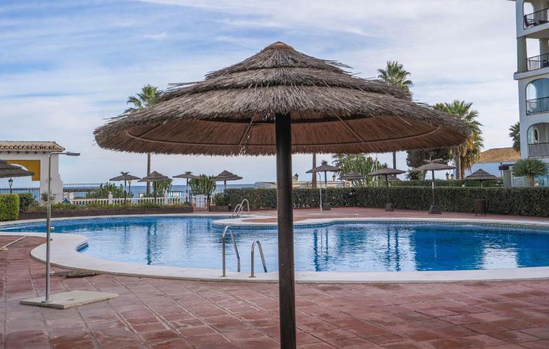 Harbour Heaven 2 Bed 2 Bath Apartment Steps from Duquesa Marina and Beach - image 19