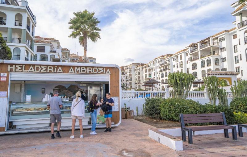 Harbour Heaven 2 Bed 2 Bath Apartment Steps from Duquesa Marina and Beach - image 30