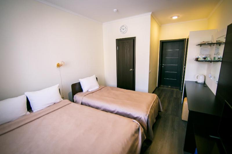Family Room image 2