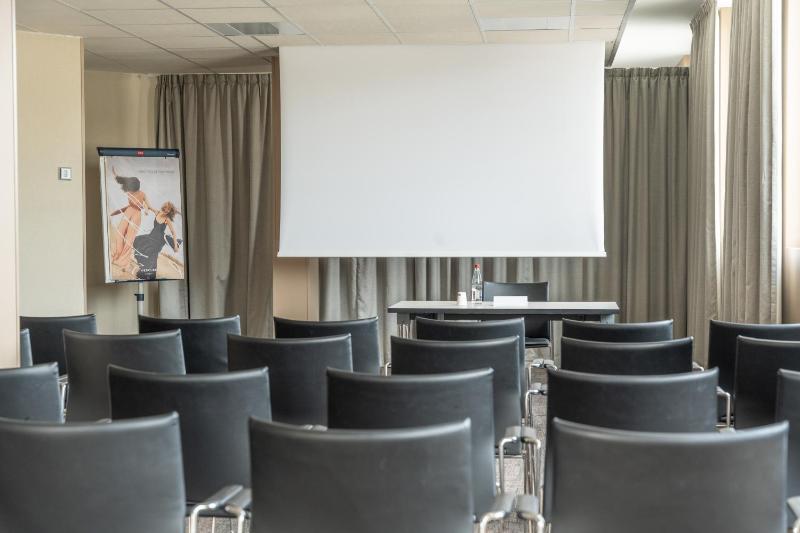 Hotel Mercure Le Mans Centre - image 2