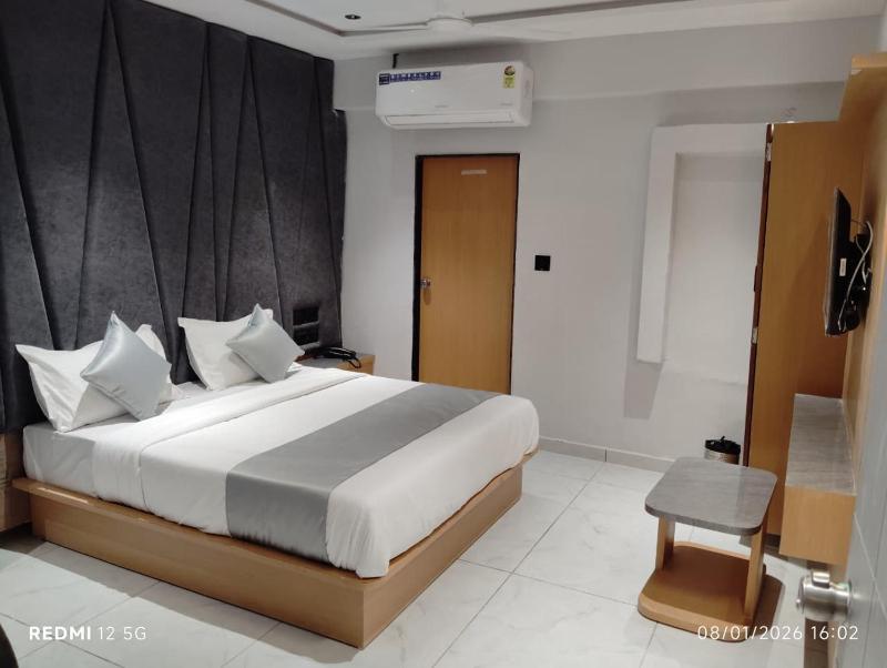 Hotel Pine Lake - image 3