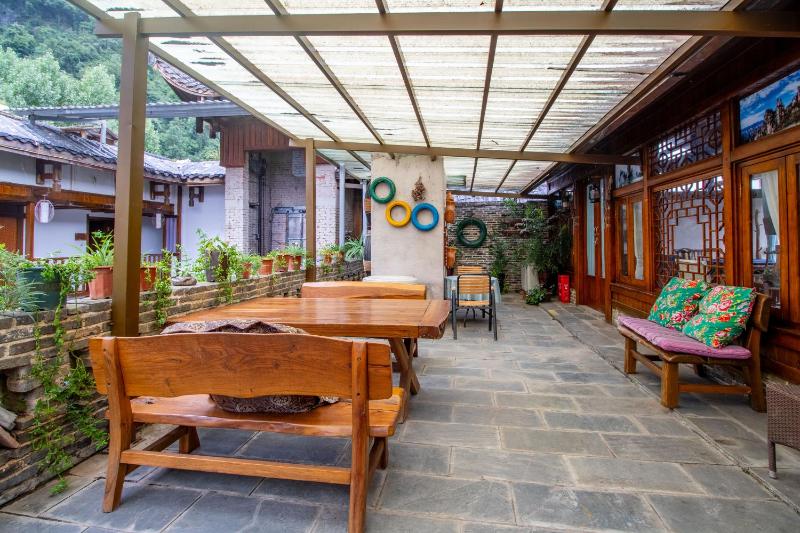 Zhangjiajie Cloudscape Courtyard Hotel-Vegan Available Chinese Retro StyleTea Culture Experience Free Breakfast Travel Guide& Book TicketsFriendly HostOrient esthetics - image 4