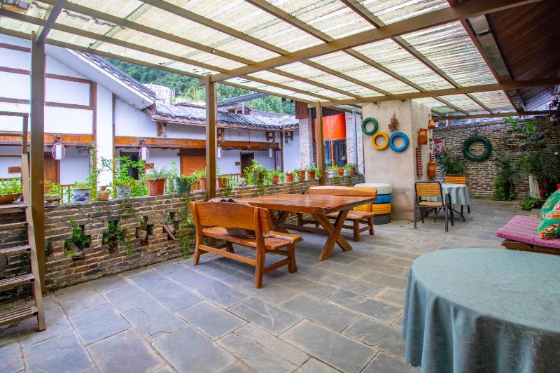 Zhangjiajie Cloudscape Courtyard Hotel-Vegan Available Chinese Retro StyleTea Culture Experience Free Breakfast Travel Guide& Book TicketsFriendly HostOrient esthetics - image 9